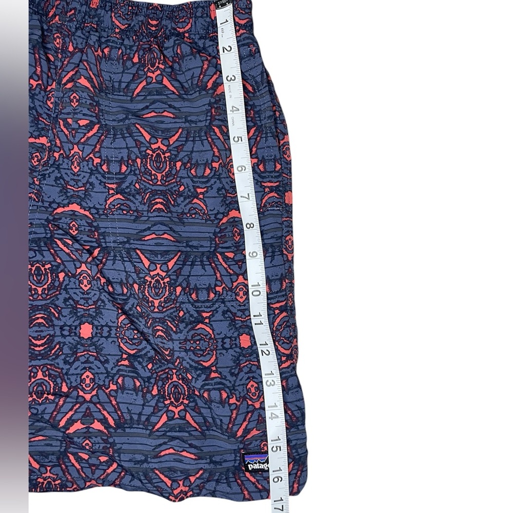 Patagonia 2 pocket, mesh lined, swim suit-Boys XL - Picture 4 of 5